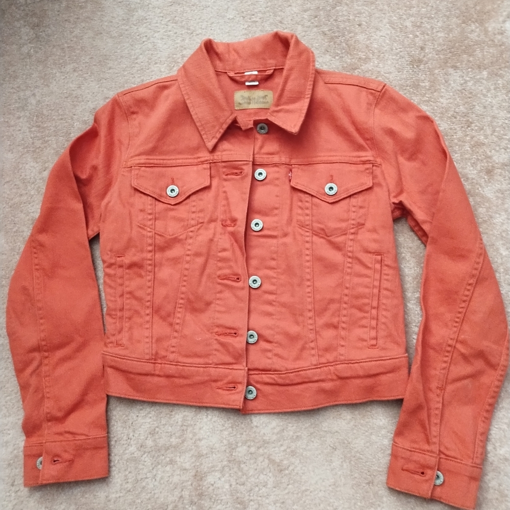 Levis Strauss jean jacket size small